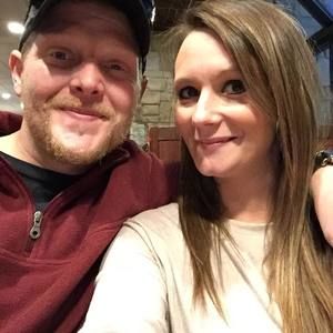 Meet your Posher, Leslie